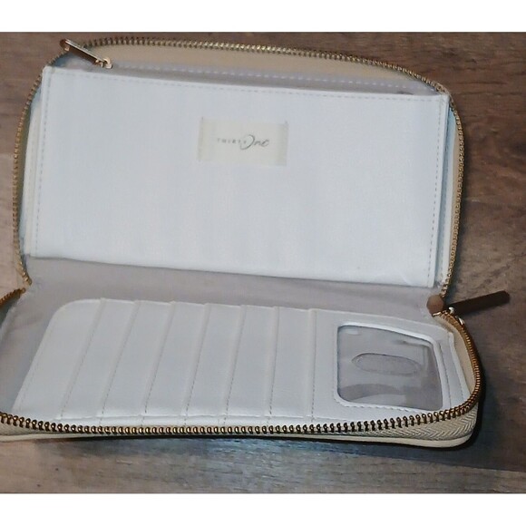 Thirty-One Wallet - Picture 3 of 7